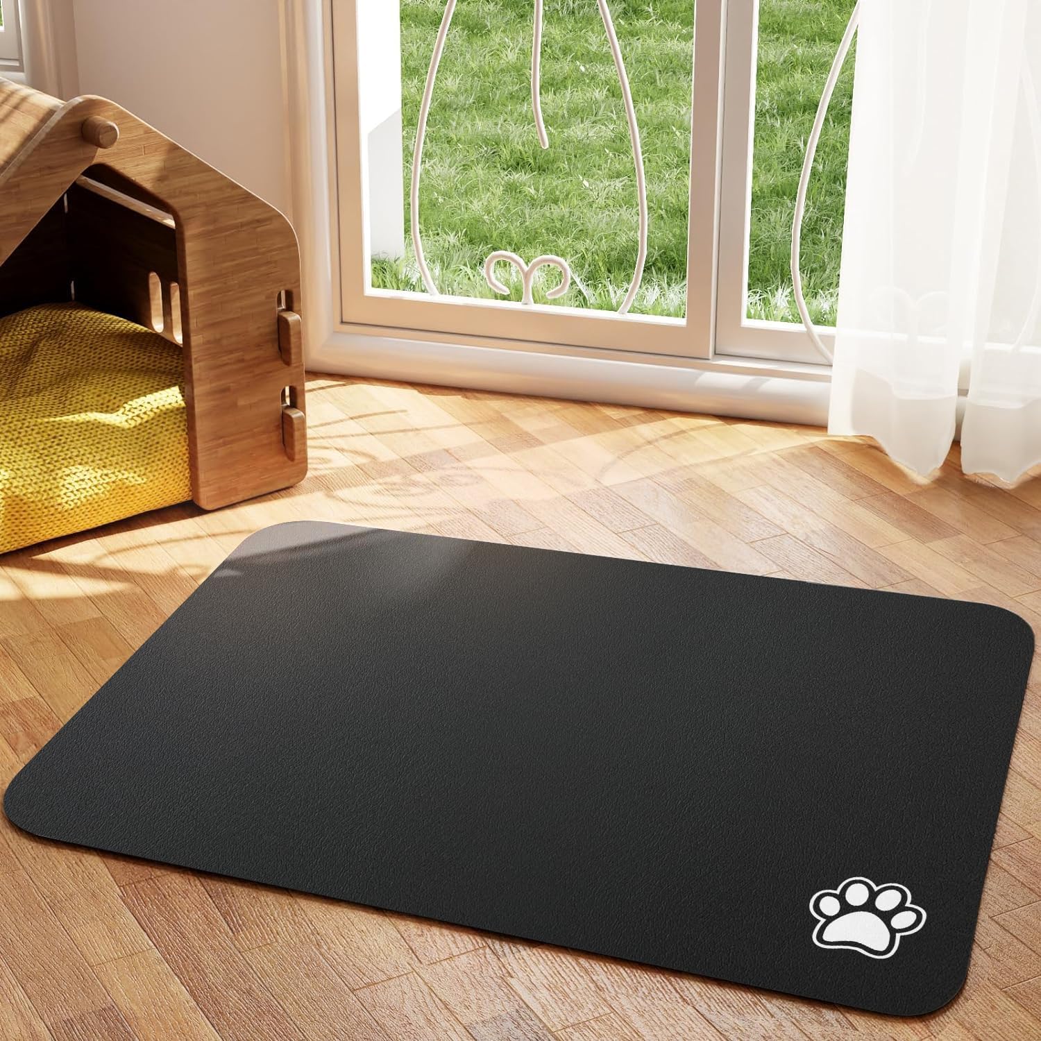 Pet Feeding Mat Absorbent Dog Cat Mat for Food and Water Easy to Clean Pet Placemats Quick Dry Dog Mat for Messy Drinkers: S / black