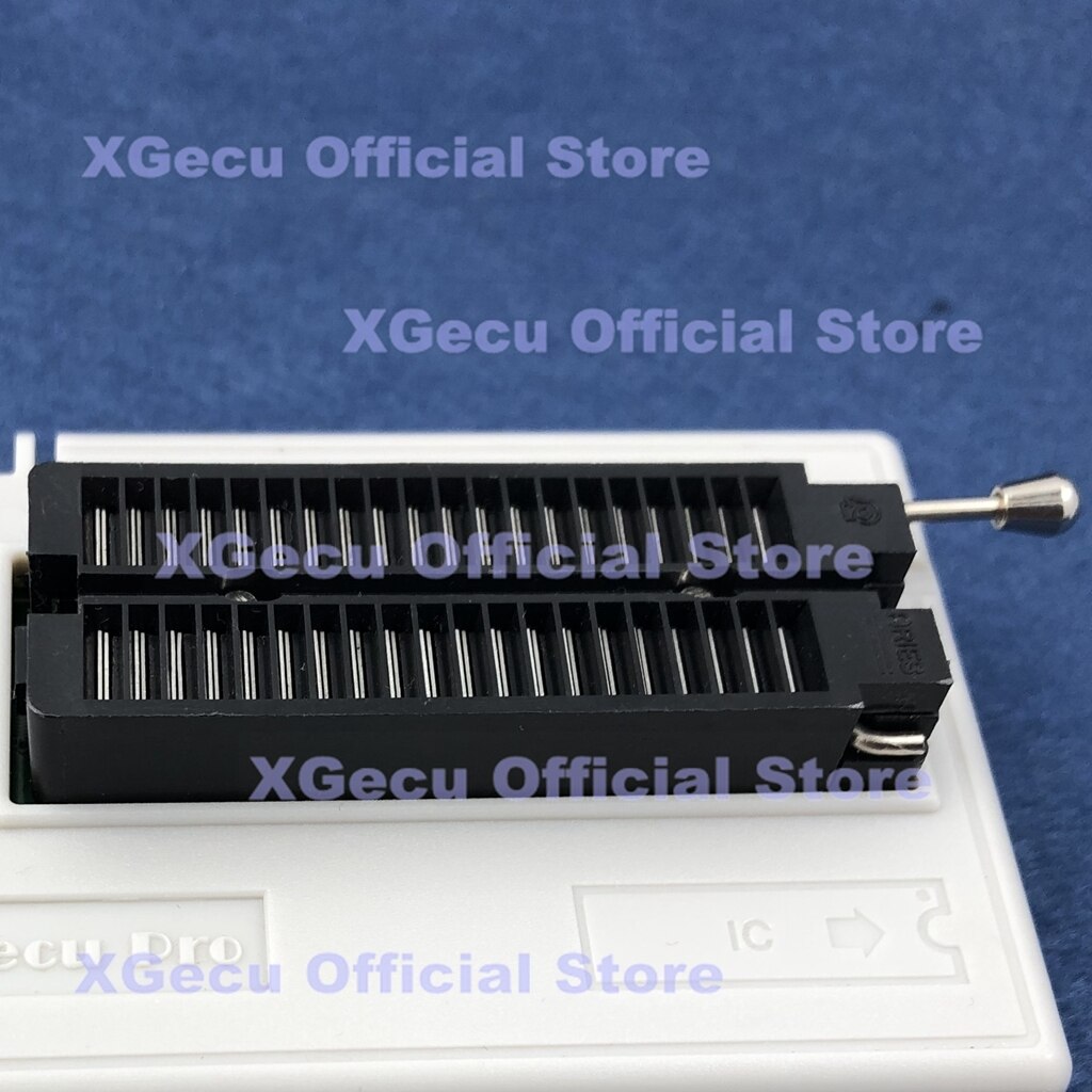 One pcs Black 40 PIN Universal ZIF Socket for DIP IC MCU+40 PIN Round Hole Socket