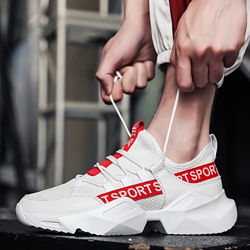Lette åndbare sneakers mænd alle røde sorte hvide mesh sko mænd mænd fritidssko herresko: Hvid / 9.5