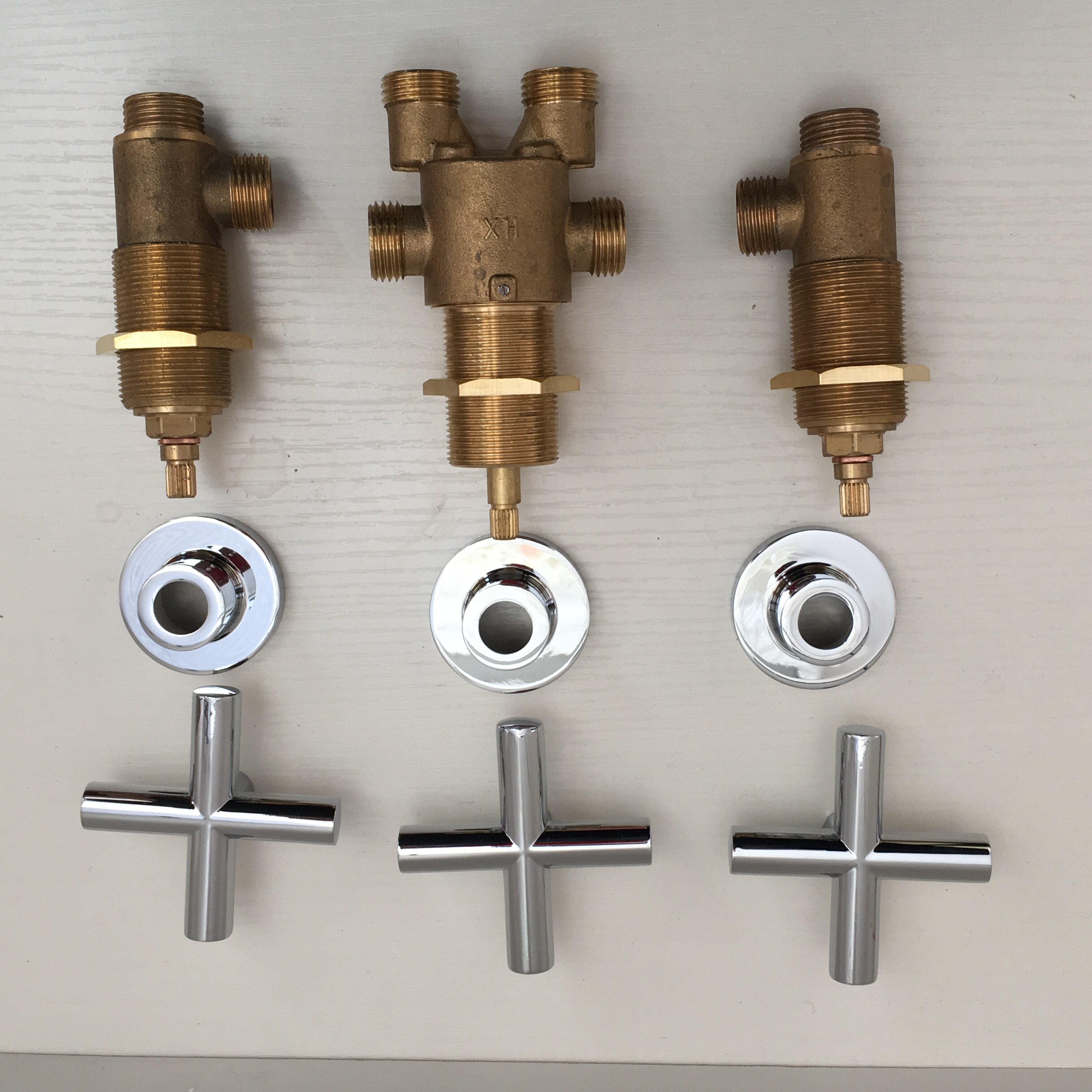 MTTUZK Solid Brass Chrome Finish Bathtub Cold Water Control Valve Bath Shower Mixer Bathtub Faucet 5 Hole Tap Switch Valve