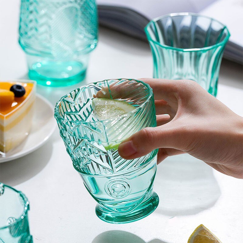 Koi fisk 4 stk/sett kopp fiskeformet glass sett rav gjennomsiktig stabelbar fiskeformet vannkopp husholdning