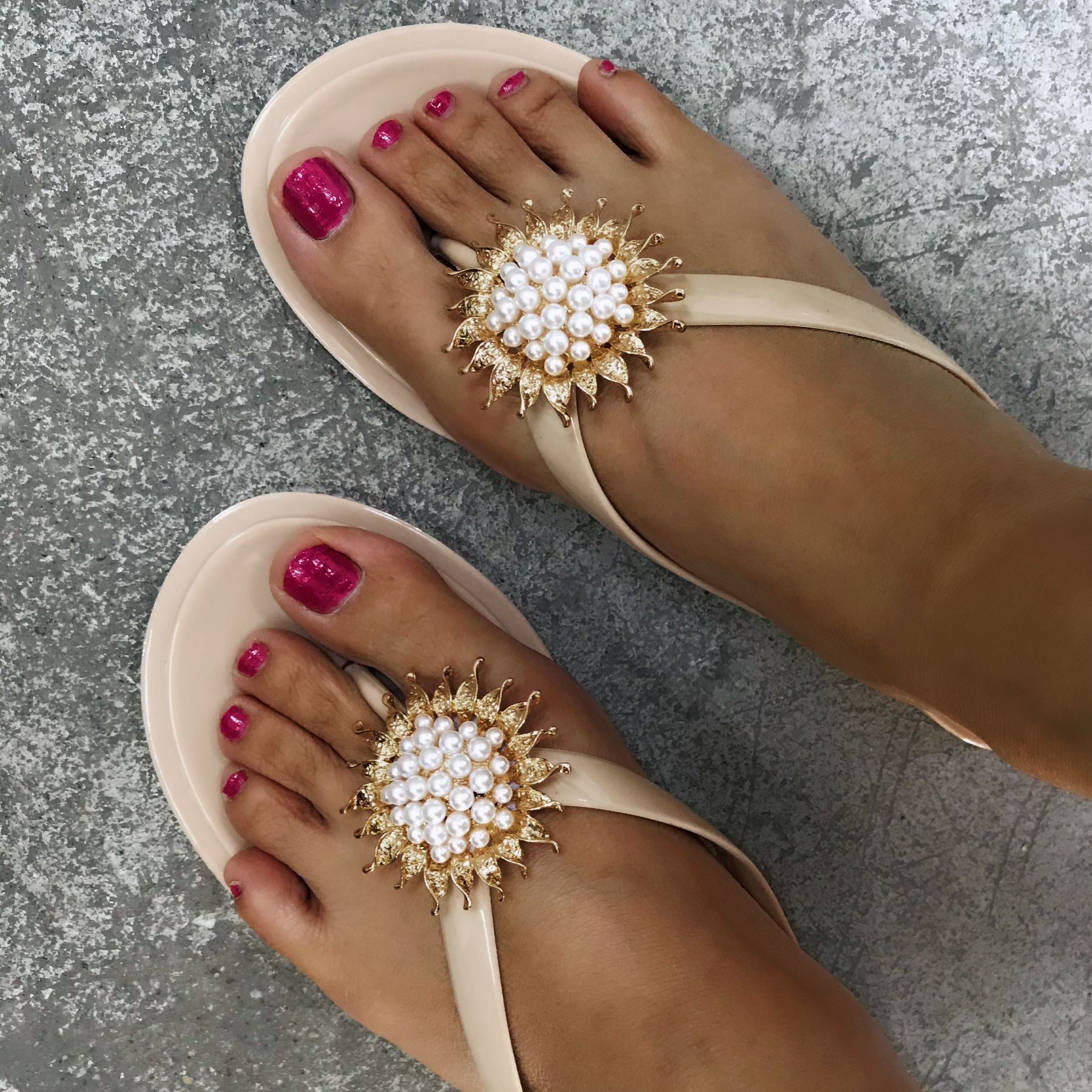 Summer Jelly Shoes Transparent PVC Female Flip-flops Beach Shoes Sun Flower Pearl Craft Sandals Outdoor Slippers: Beige / 5.5