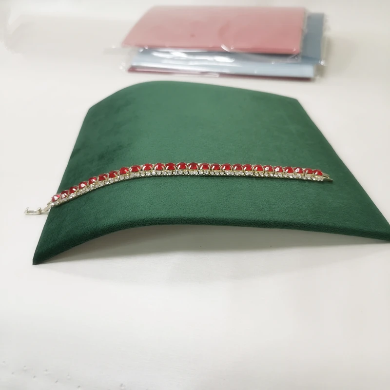 Hoge, gebogen fluwelen kettingstandaard, sieradenstandaard, sieradendisplay, sieradenhouder, opbergstandaard voor kettingen en sieraden.: Groente