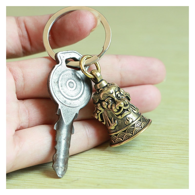 Mini Portable Vintage Brass Bell KeyChain Ornament Desk Fengshui Figure Sculpture Home Office Decorative Ornament Toy