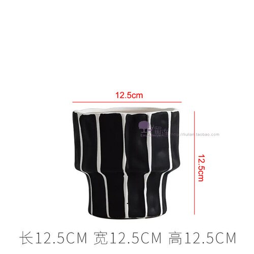European Black and White Striped Ceramic Vase Desktop Living Room Furnishings Porcelain Crafts Countertop Vase Home Decoration: A