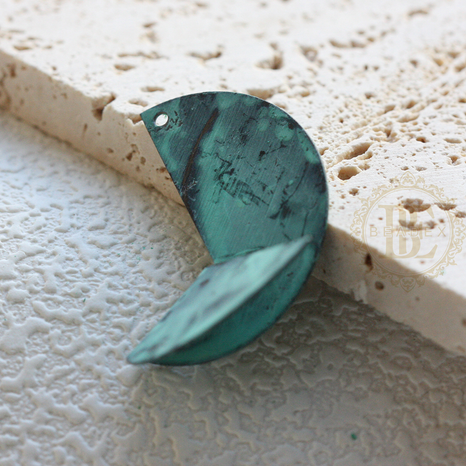 Een Stuk Handgemaakte Groene Patina Charme-Varieert Vormen En Grootte (Pta-C)