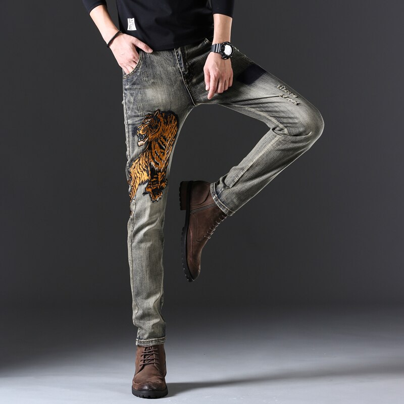 Pantalones vaqueros con bordado de tigre para hombre, Jeans largos rasgados de corte Slim, Vintage, azul