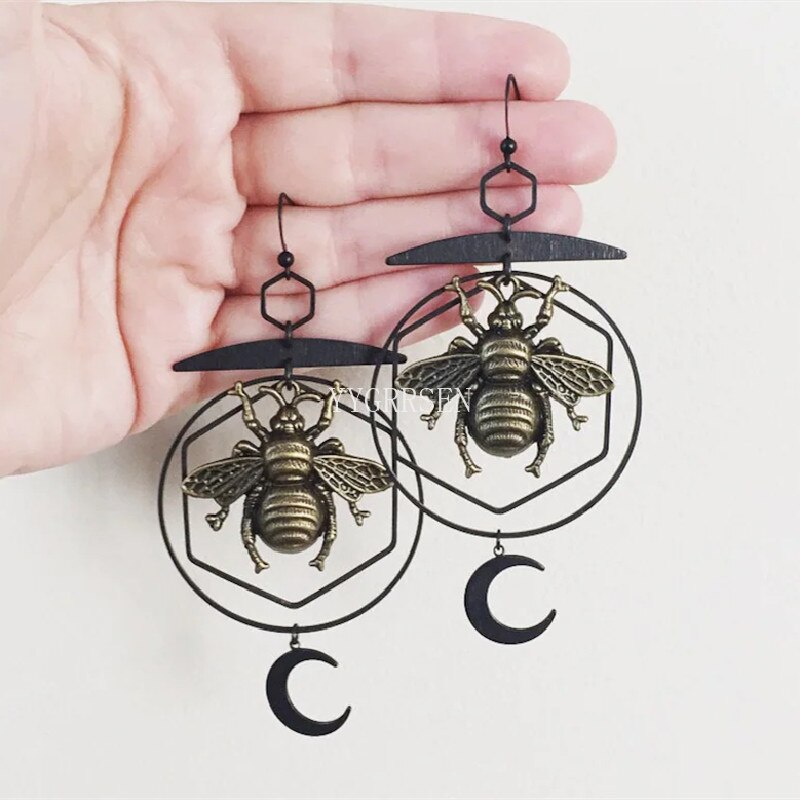 Pendientes góticos de abeja para mujer, joyería clásica hecha a mano con forma de Luna colgante de bruja, de creatividad para Halloween, novedad