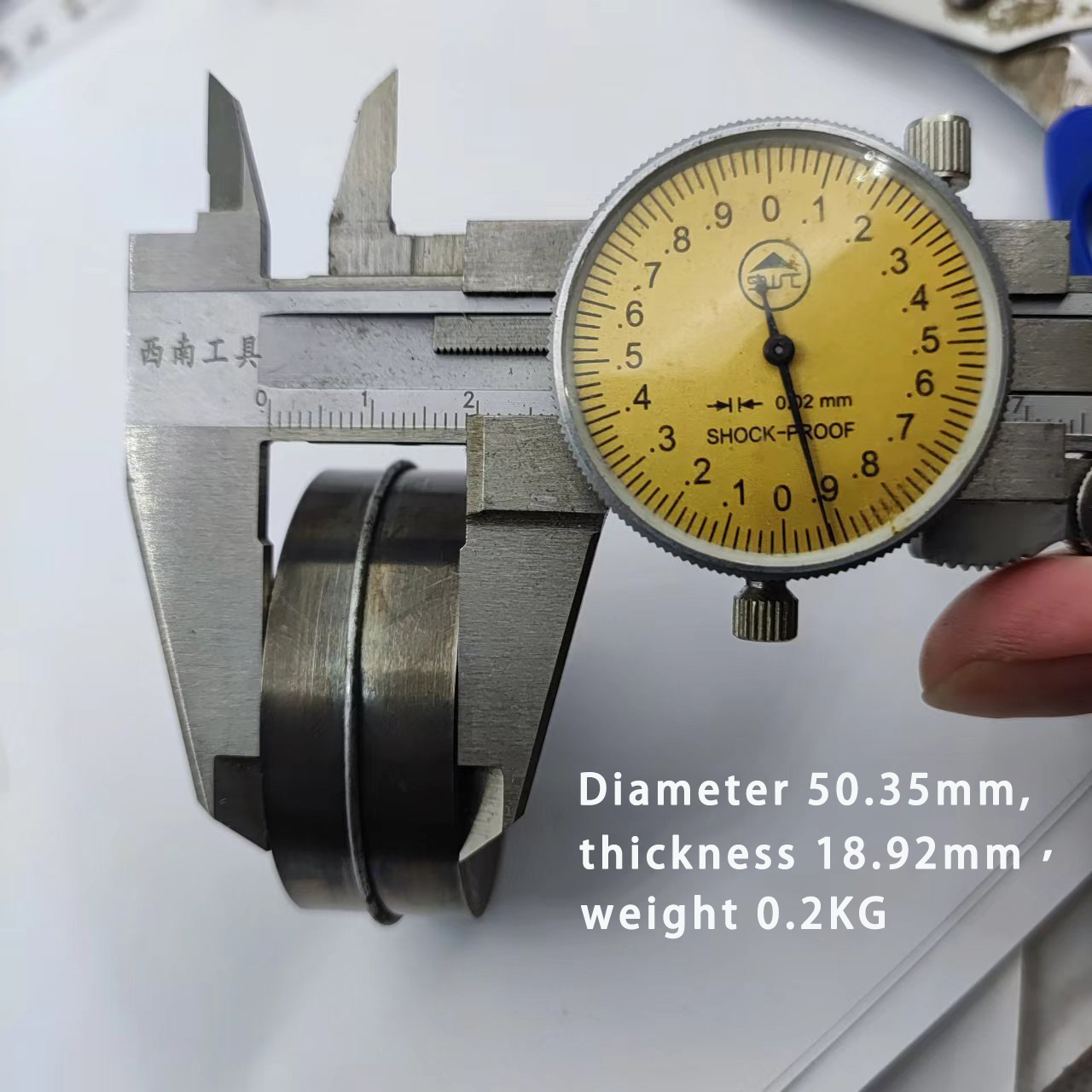 Oude stijl mechanische klok universele drijfveer 31-daagse drijfveer 3/5 wandklok basisklok metalen accessoires antieke krant