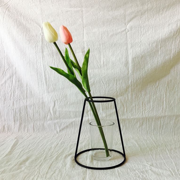 Märkesstil retro järnlinje blommor vas metall växthållare modern gedigen heminredning nordiska stilar järnvas: E