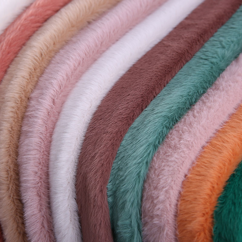 Polyester fabric warp knitting European autumn and winter fabric spot