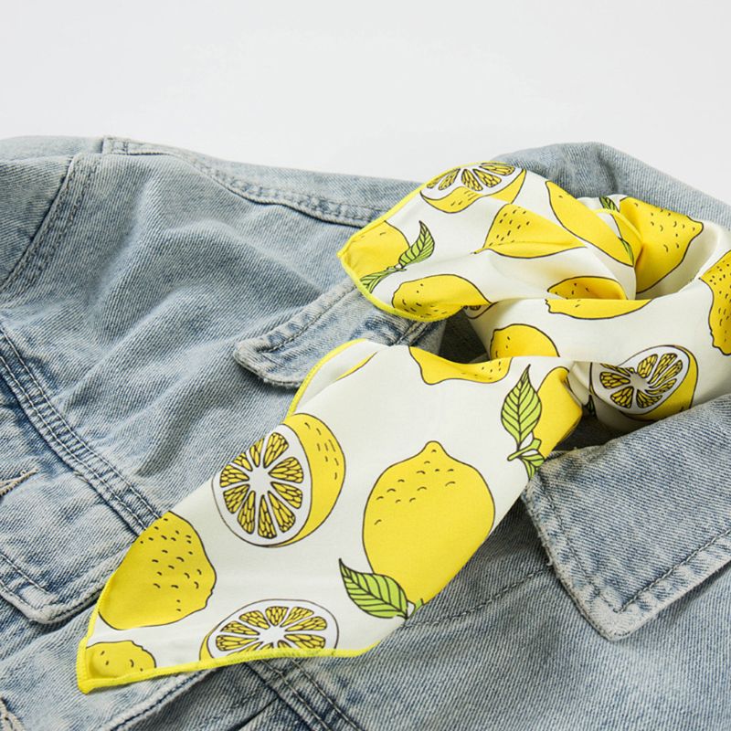 Koreansk dameimitasjon silke firkantet skjerf lyst sitronhjerte totem trykt bandana multifunksjonelt halsduk hodepapir