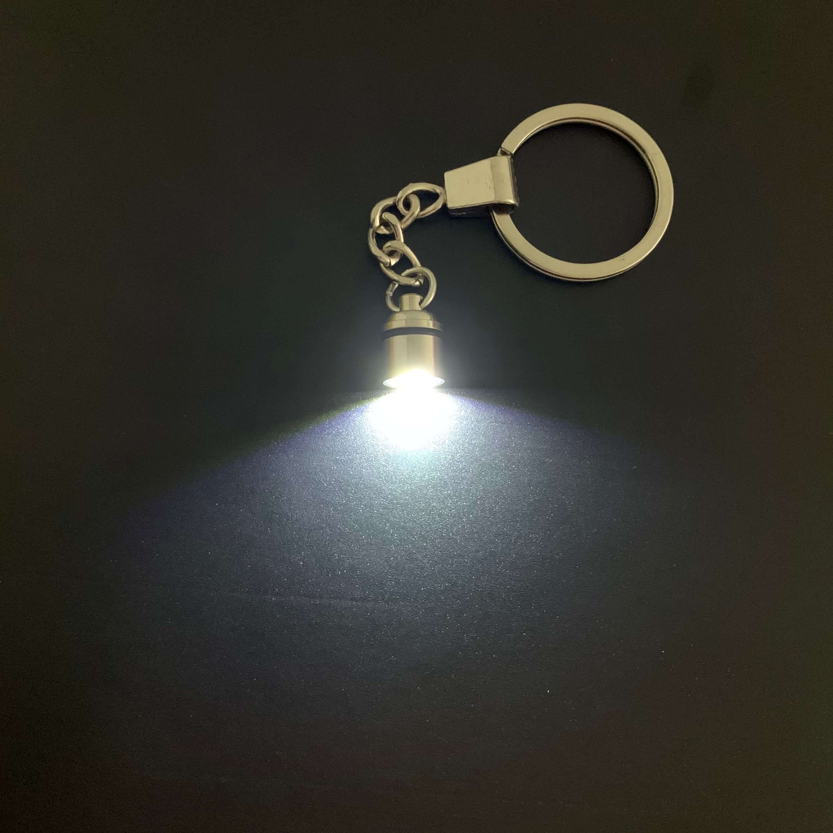 50pc winzige LED Micro Blitzlichter Farbwechsel Knopf zelle Batterie betrieben für DIY Craft Kits Miniatur Puppenhaus: Beige