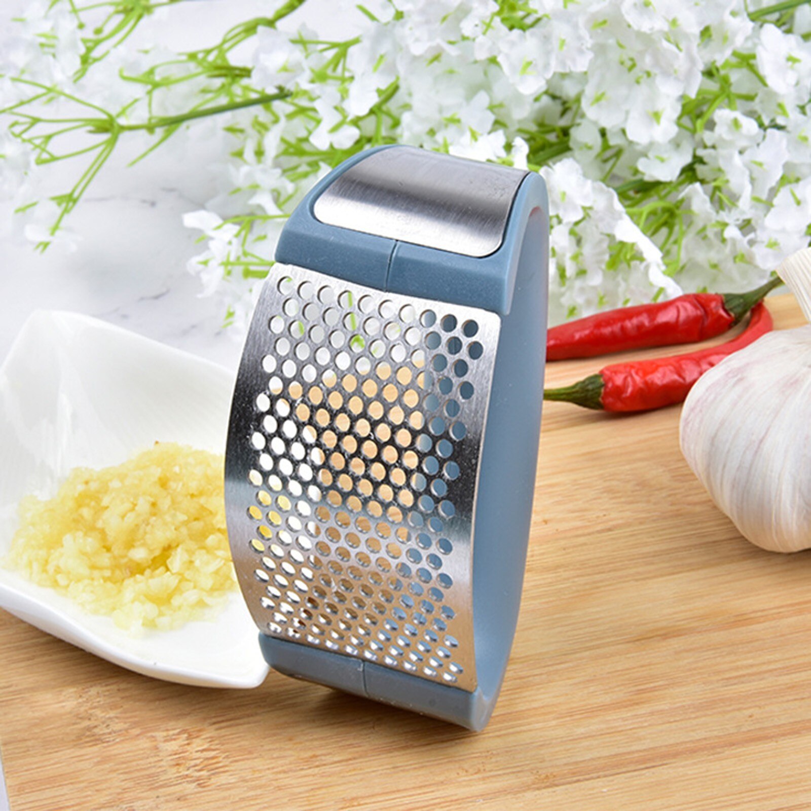 1Pcs Stainless Steel Garlic Press Manual Garlic Mincer Chopping Garlic Tools Curve Fruit Vegetable Tools Kitchen Gadgets