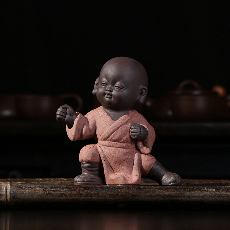 Chinois Kung Fu thé animaux petit bouddha Statue thé animal décor de bureau beau bouddha petit moine violet sable thé animaux thé accessoire: b