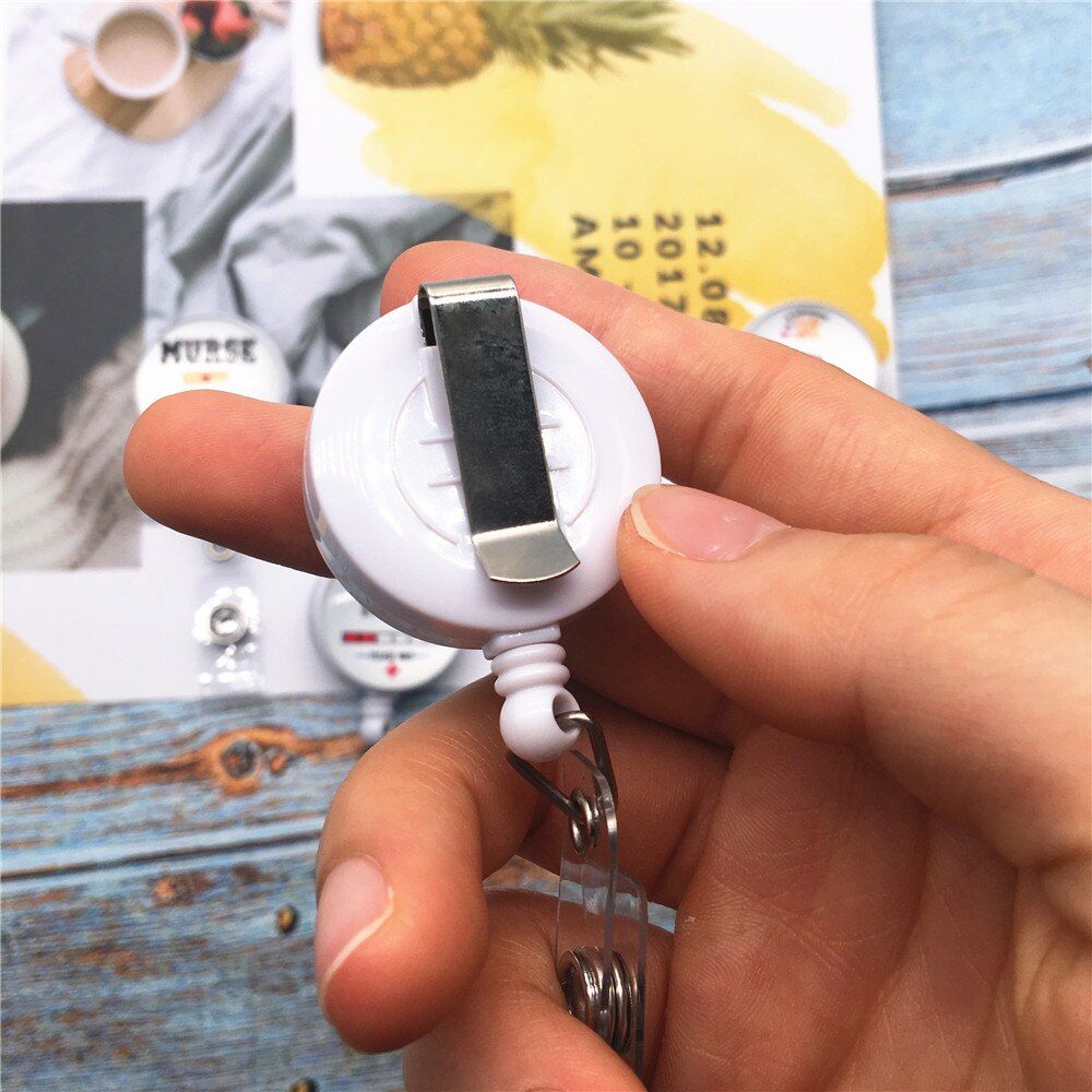 Wysuwany uchwyt na identyfikator szpulki pielęgniarka w toku z zaczepem na pasek robić etui na dowód osobisty enfermera