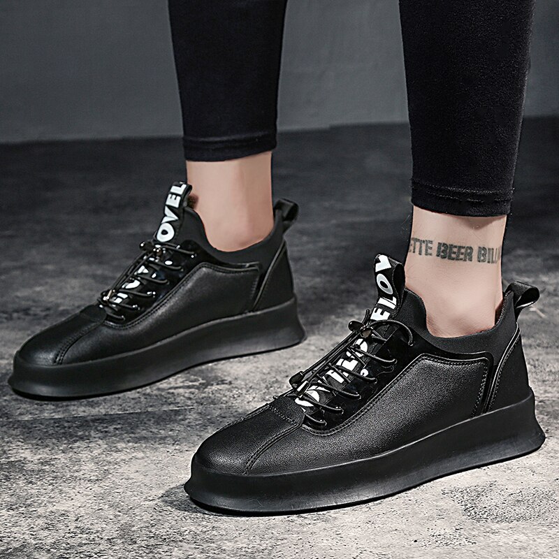Chaussures de sport de skate pour hommes de de printemps masculine basique talon plat à lacets planche à roulettes en plein air Sneaker