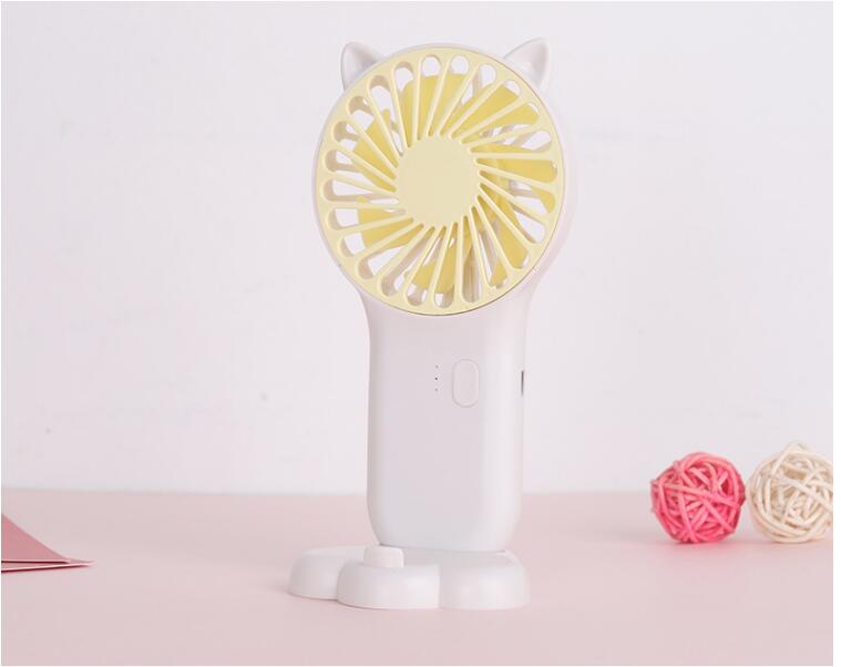 Fabriek Directe Clip Custom Hand-Held Draagbare Cartoon Base Fan Mini Stijl Usb Hand Elektrische Ventilator: Cute pet-white