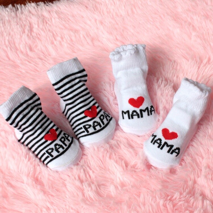 Dejlige bløde babysokker nyfødte barn spædbarn børn piger drenge stribe bomuld kærlighed mama / papa sokker 0 ~ 6 måneder