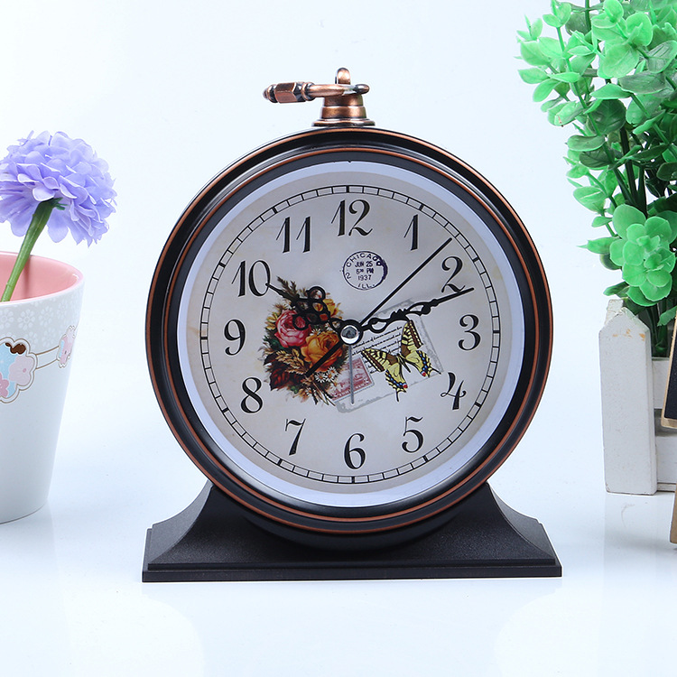 Retro Style Metal Alarm Clock Students Children's Birthday Bedroom Ornaments Desk Alarm Clock