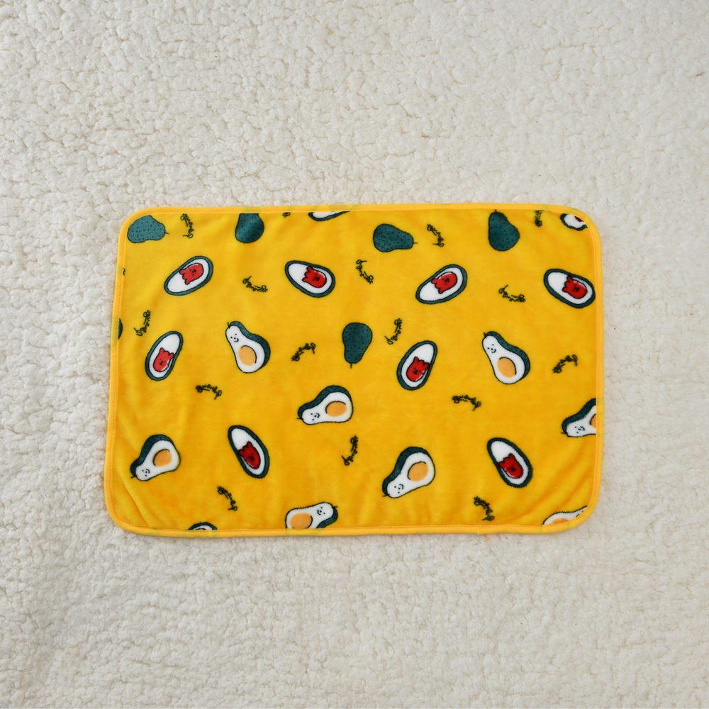 Thick Flannel Soft Pet Litter Pad Cartoon Print Cat and Dog Blanket Warm and Comfortable Pet Blanket Universal Warm Pet Supplies: yellow / 40x60cm