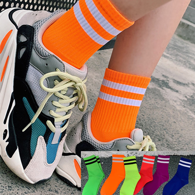Stilig ren farge klassiske striper casual neon sokker kvinner harajuku fluorescens grønne korte sokker vinter bomull sokker unisex