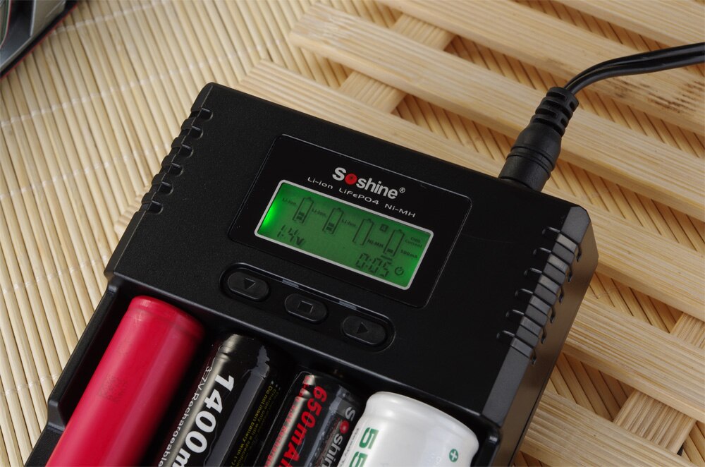 Soshine H4 LCD chargeur de courant universel réglable intelligent pour 26650 18650 16340 Li-ion liifelium NiMH 1.2V C AA AAA w/chargeur de voiture