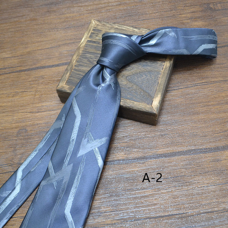 Nueva corbata clásica de poliéster de 8cm para hombre, corbata Retro de negocios con flores Jacquard, patrón de pescado, corbata marrón y negra, accesorios para de boda: Negro