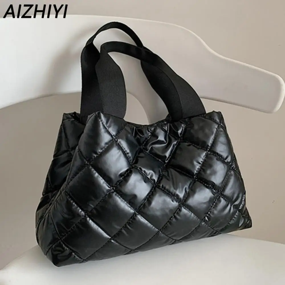 Puffer Schoudertas voor Vrouwen Dons Katoen Gevoerde Draagtas Bubble Handtas Portemonnee Grote Shopper Tas Gewatteerde Cloud Top Handtas