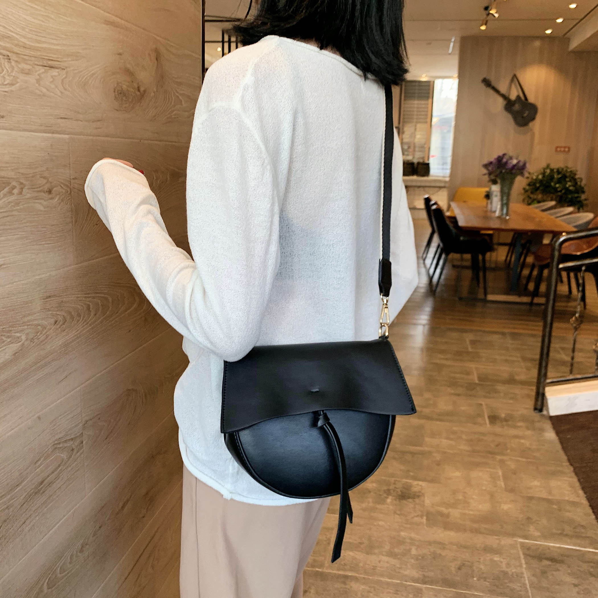 Solid color PU Leather Saddle Bags For Women Female Shoulder Bags With Wide Strap Handbags Crossbody Bags