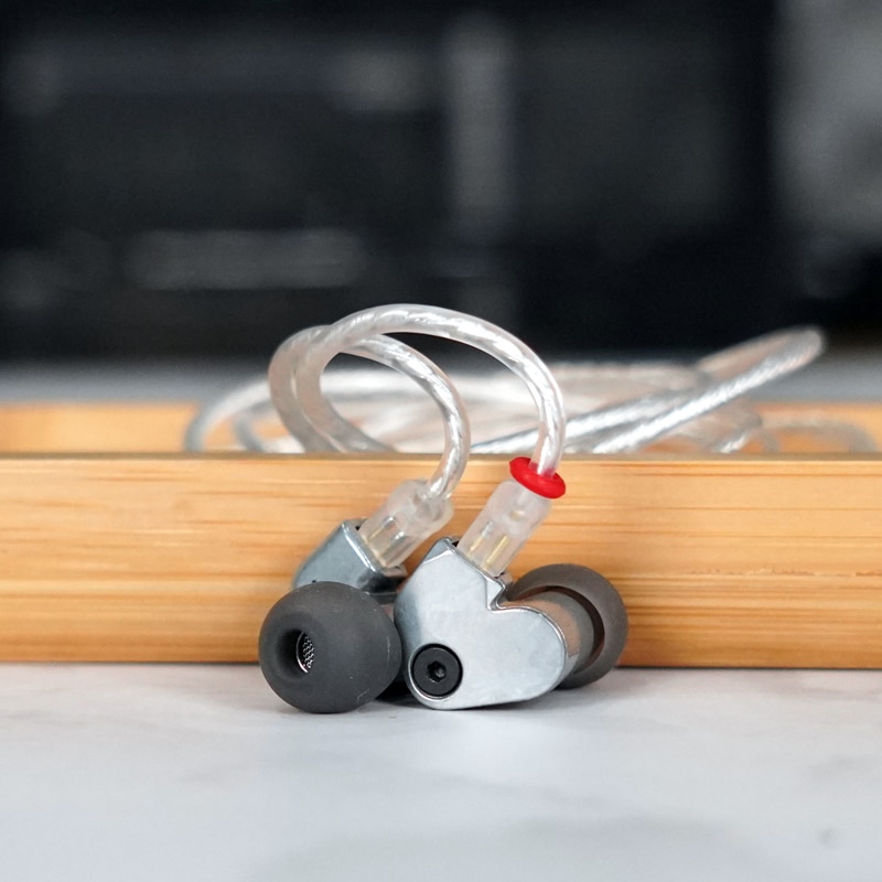 Moondrop SSR In-Ear Earphones Super Spaceship Reference Headphones Dynamic Driver Earbuds with Detachable Cable Headset