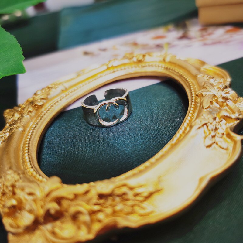 2020 quente de cobre feminino moda letras anel cabeça velha grande retro g gótico feminino jóias legenda moda ajustável anel