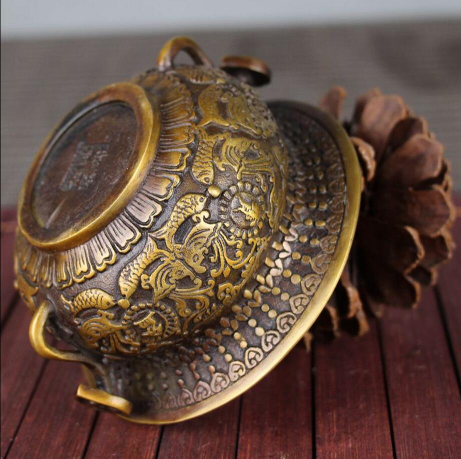 Copper Statue Antique collection of antique ornaments and ornaments made of brass