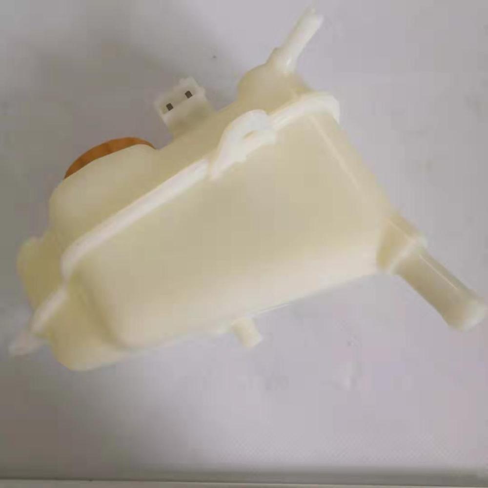 Radiator Resevior Radiator Expansion Tank For Chery M11 OEM: M11-1311110BJ