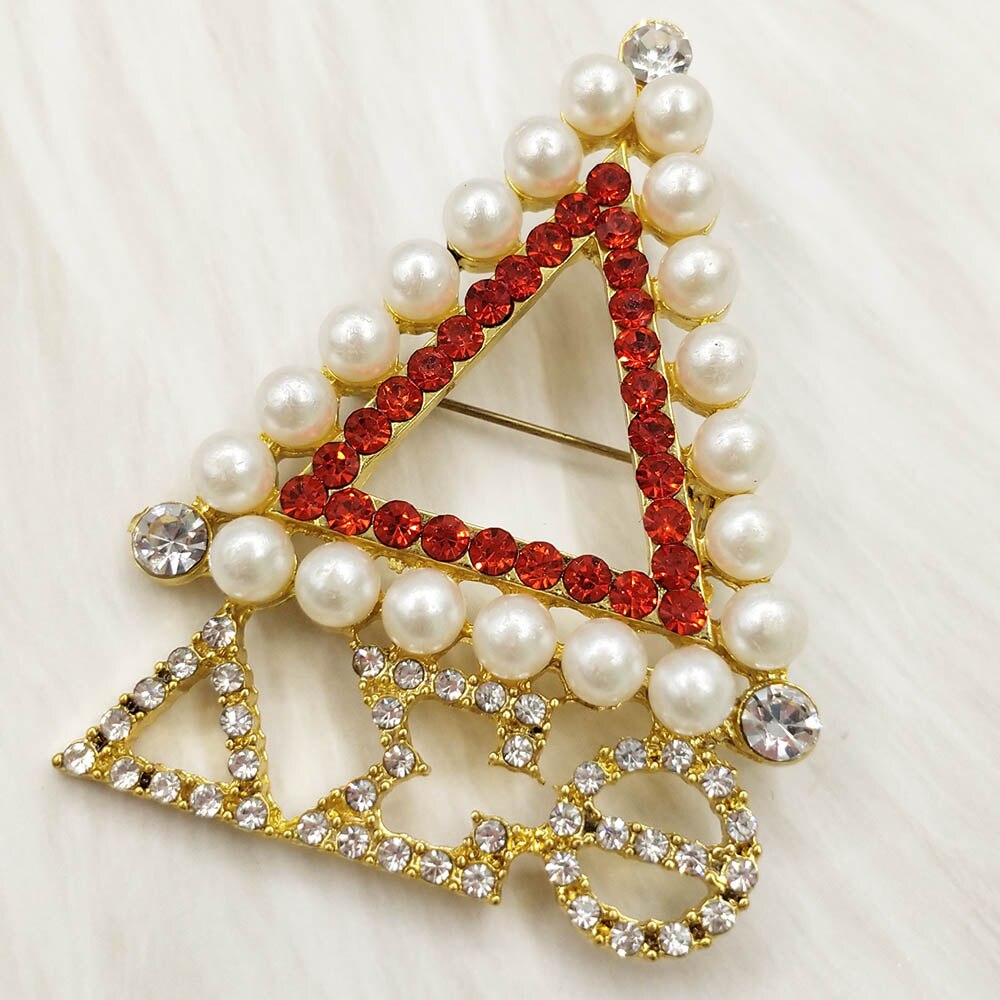Handgefertigte griechische Schwesternschaft-brosche mit roten strasssteinen, perlen und dreiecksanhänger (dst chrom) für damen: 1pc Gold