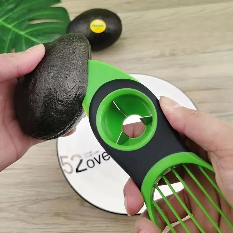 3-in-1 Avocado-Schneider und -Entkerner - Professionelles Küchengerät mit Edelstahlklinge und ergonomischem Griff für müheloses Obstschneiden