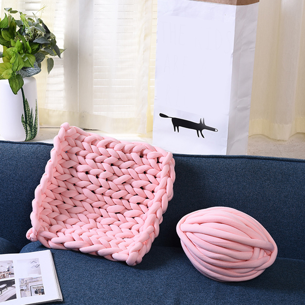 25 Meters Chunky Wool Yarn Soft Bulky Arm Knitting Wool Roving Crocheting DIY Craft: Pink
