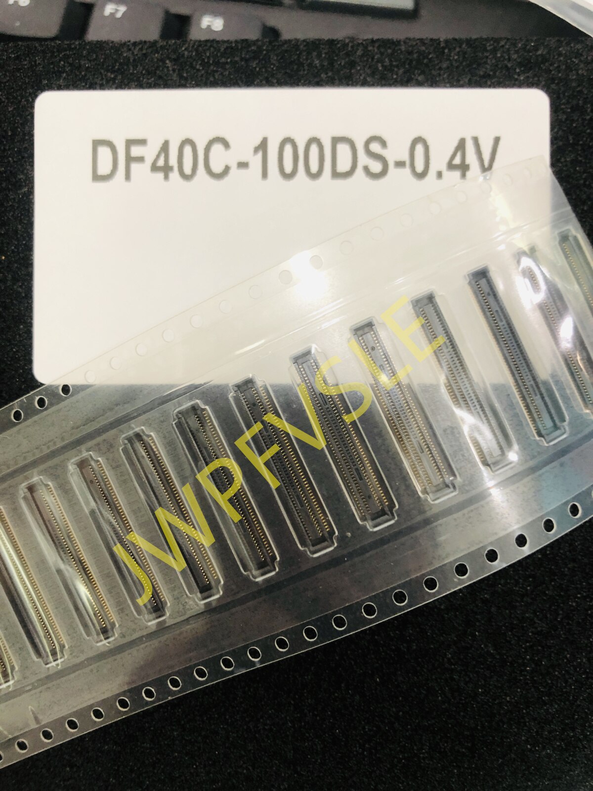 DF40C-100DS-0.4V DF40C-100DP-0.4V 100 Position Connector Receptacle, Center Strip Contacts Surface Mount Gold