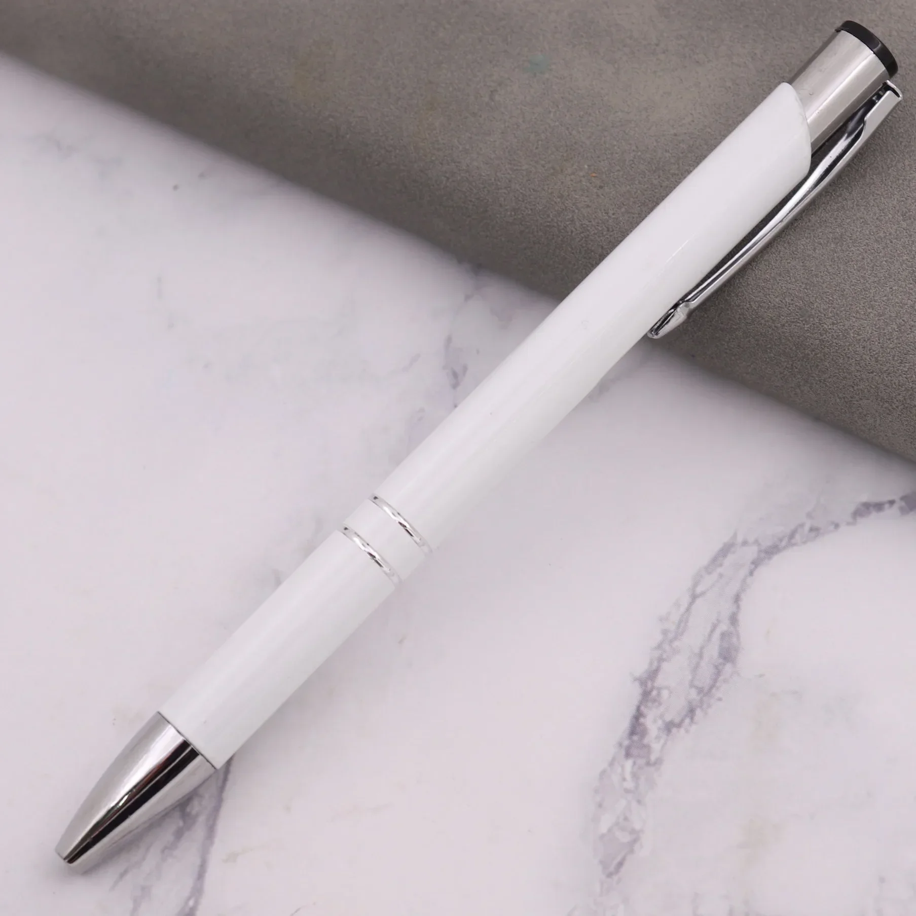 100 stuks reclame metalen balpen blanco pennen voor doe-het-zelf creatieve zakelijke multifunctionele pen: Licht Groen