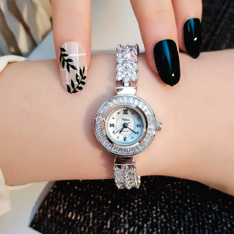 Lotus-Reloj de pulsera de cuarzo con diamantes de imitación para mujer, pulsera de lujo con cristales, resistente al agua