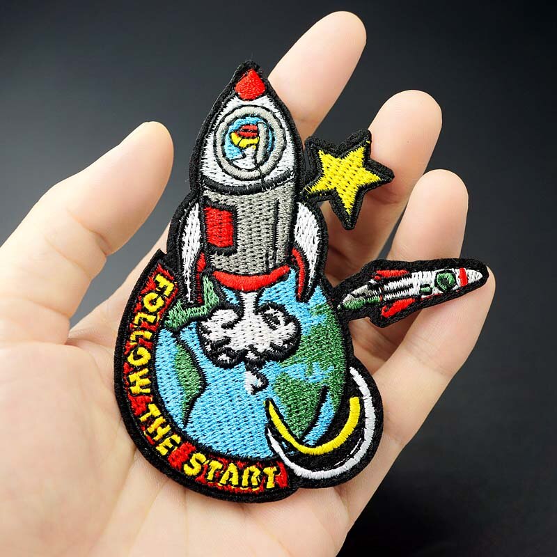 Rocket Size: 8.2x9.7 cm DIY Patches Doek Patch Geborduurde Leuke Badges Hippie Ijzer Op Cartoon Patches Voor kleding Sticker