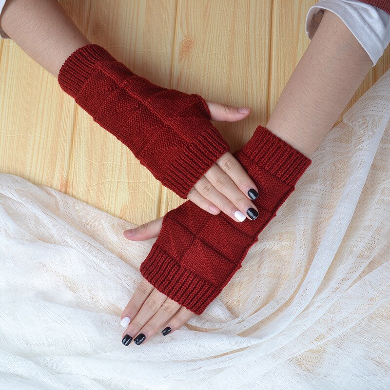Winter Wool Half Finger Gloves Women Arm Warmer Knitted Short Gloves Arm Cover Warmth Winter Arm Cover Fingerless Mittens: wine red