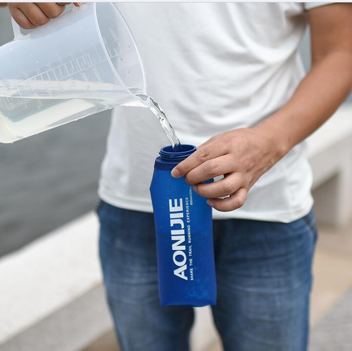 Aonijie 350 600ml løbende sport vandpose folde tpu løb foldbar tpu blød lang halm vandflaske kedel