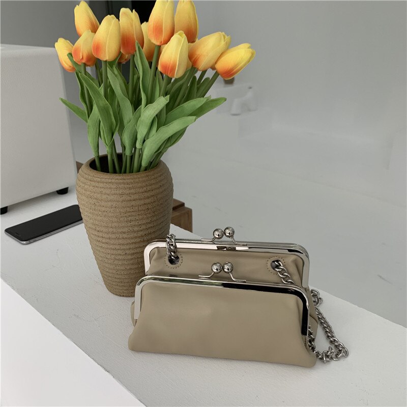 Kisslock-Bolso de piel con correa ancha para mujer, bandolera cruzada de: beige