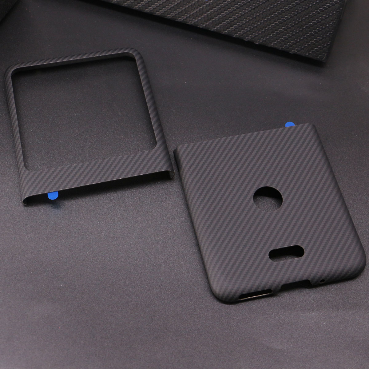 Ultra-Thin Carbon Fiber Phone Case For Motorola Moto Razr 50 40 Ultra Pure Carbon Aramid Fiber Lightweight Anti-friction Cover