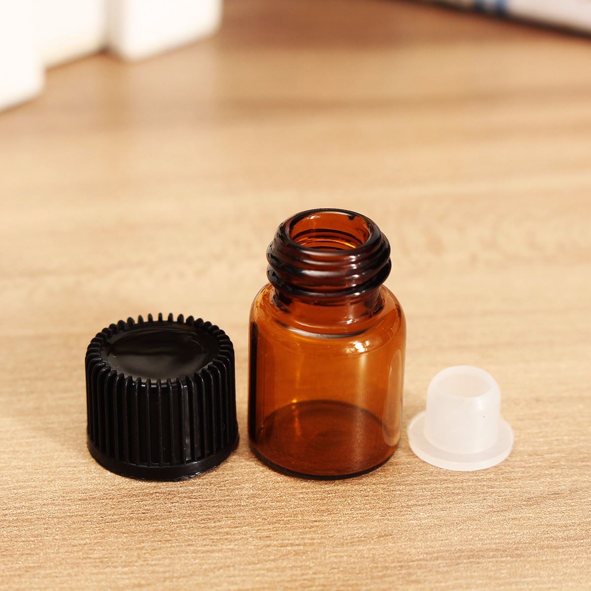 10 STKS 2 mL Mini Amber Glas Lege Etherische Olie Fles Monsterflesjes Bruin Hervulbare Flessen Met Opening Verloopstuk & Cap