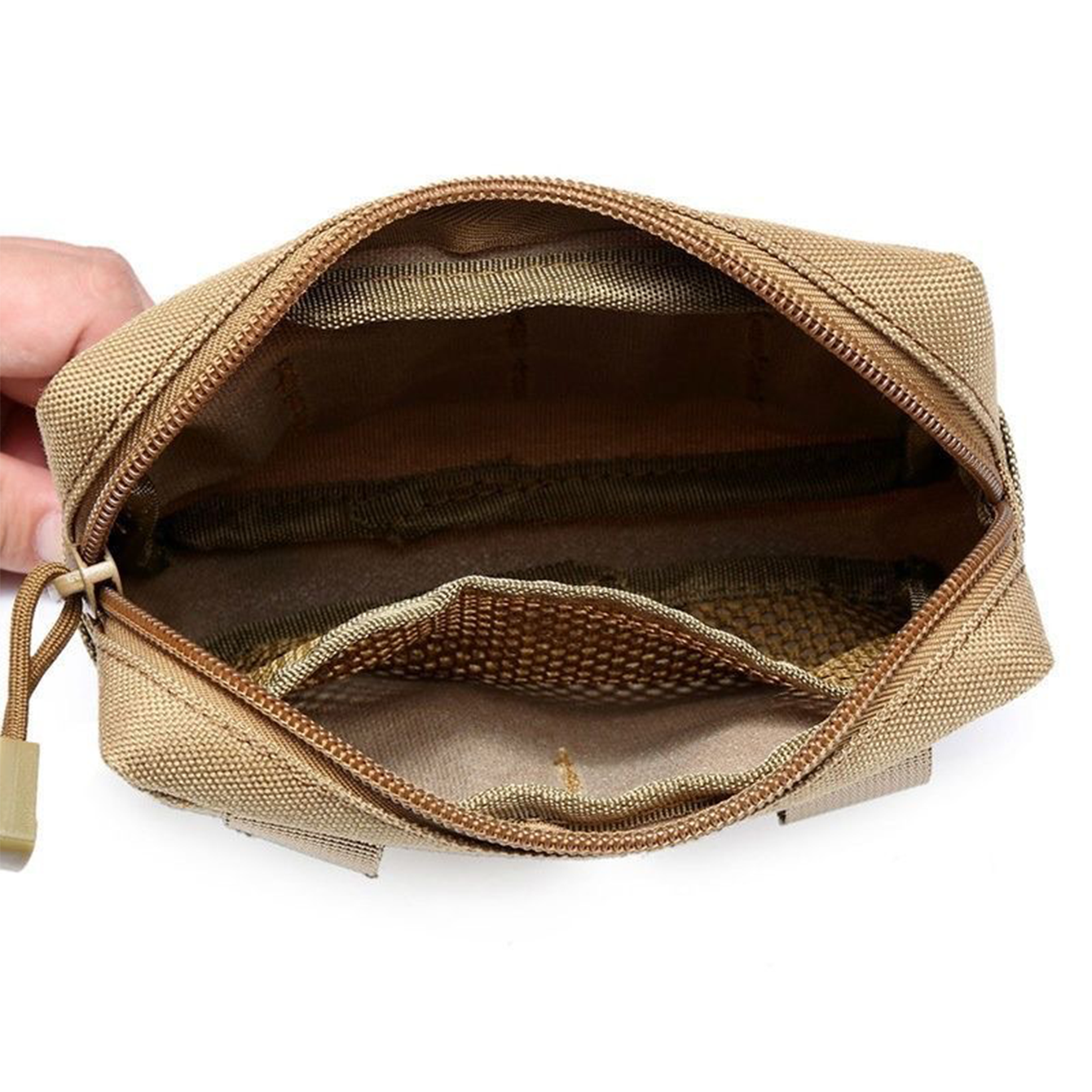 Multifunctionele accessoiretas/opbergtas die aan de riem van een outdoorvest of -rugzak kan worden gehangen.