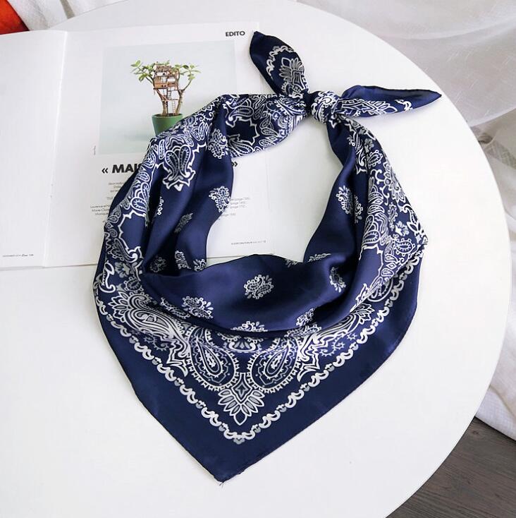 Eleganti fasce per capelli Bandana con stampa in cotone di seta per ragazze donna sciarpa a fascia maschera per il viso croce turbante bandane copricapo 70cmX70cm: 9-silk