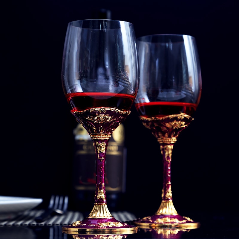 Luxury party party glass wine cup Beautifully embossed base glass red wine glass