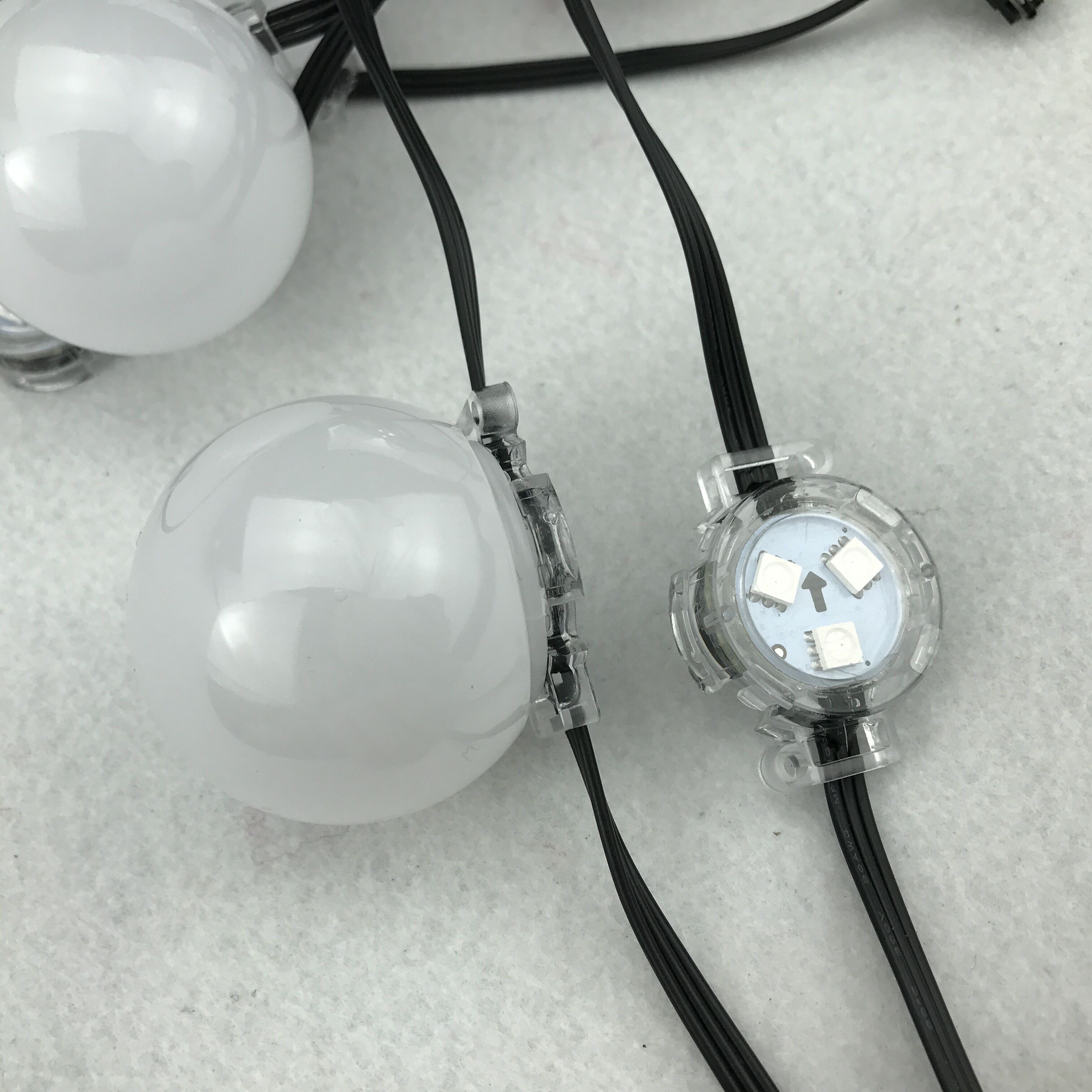 WS2818 DC12V Adresseerbare Rgb Full Color Pixel Module; IP68 Nominale; 50Mm Frosted Cover; 30Mm Base; 3Leds; 0.72W;18AWG Alle Zwarte Draad